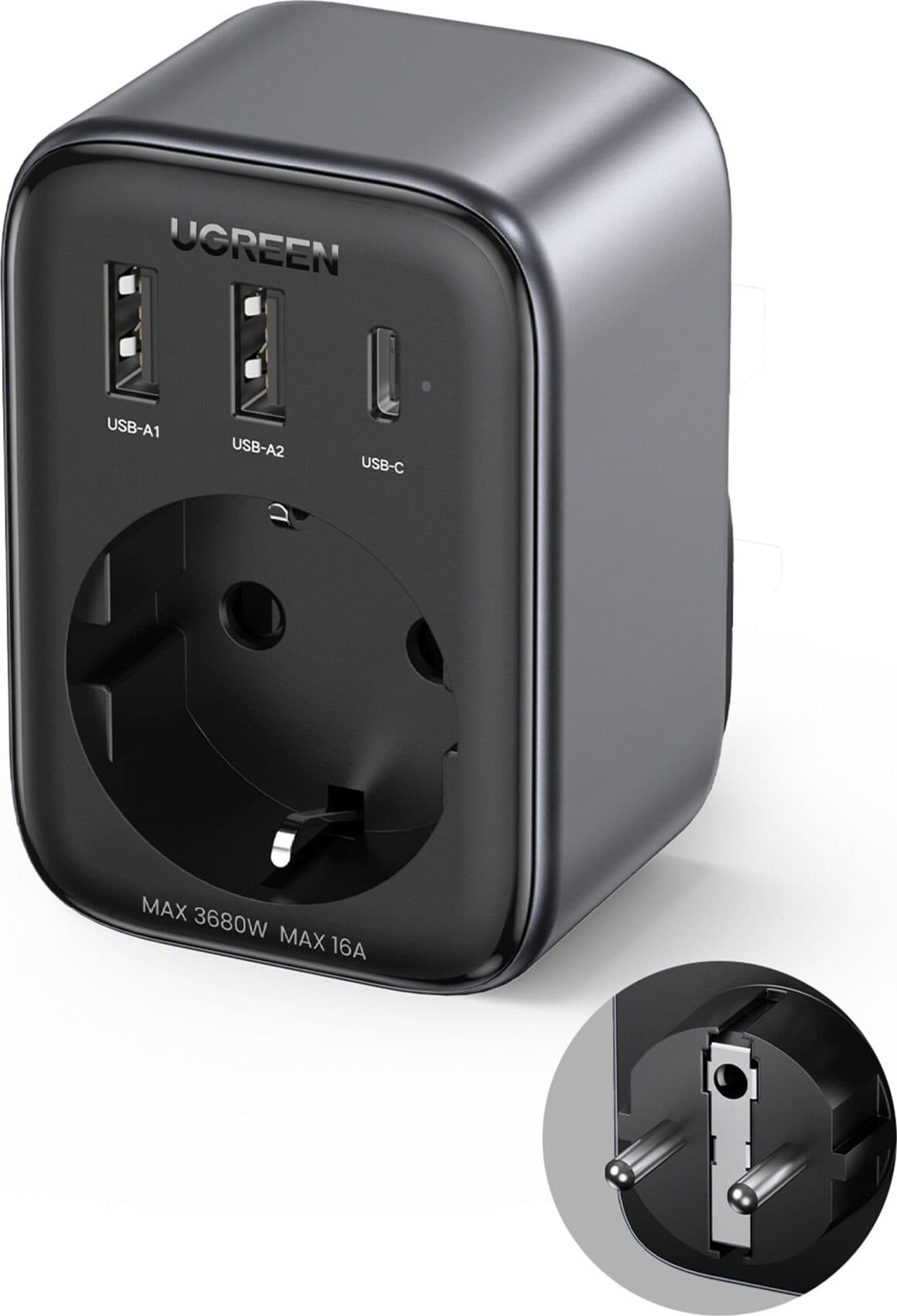 Захранване за ел. мрежа с 2хUSB-A и USB-C изходи и преходник към EU стандарт - Ugreen GaN Compact Travel Charger 30W With EU Plug (черен)