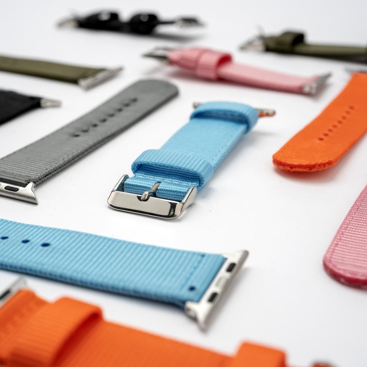 Текстилна каишка за Apple Watch 42мм, 44мм, 45мм - 4smarts Fabric Wrist Band (черен)