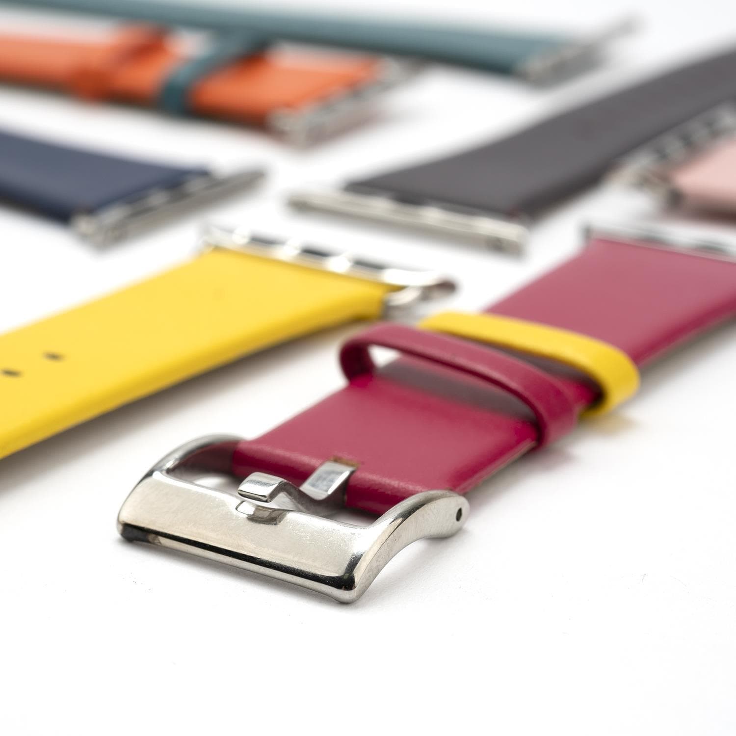 Кожена каишка за Apple Watch 38мм, 40мм, 41мм, 42мм (2024) - 4smarts Leather Duett Wrist Band (кафяв-син)