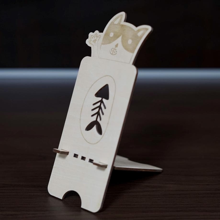 Качествена дървена поставка за бюро за смартфони - Dice Basic Wood Cat Stand