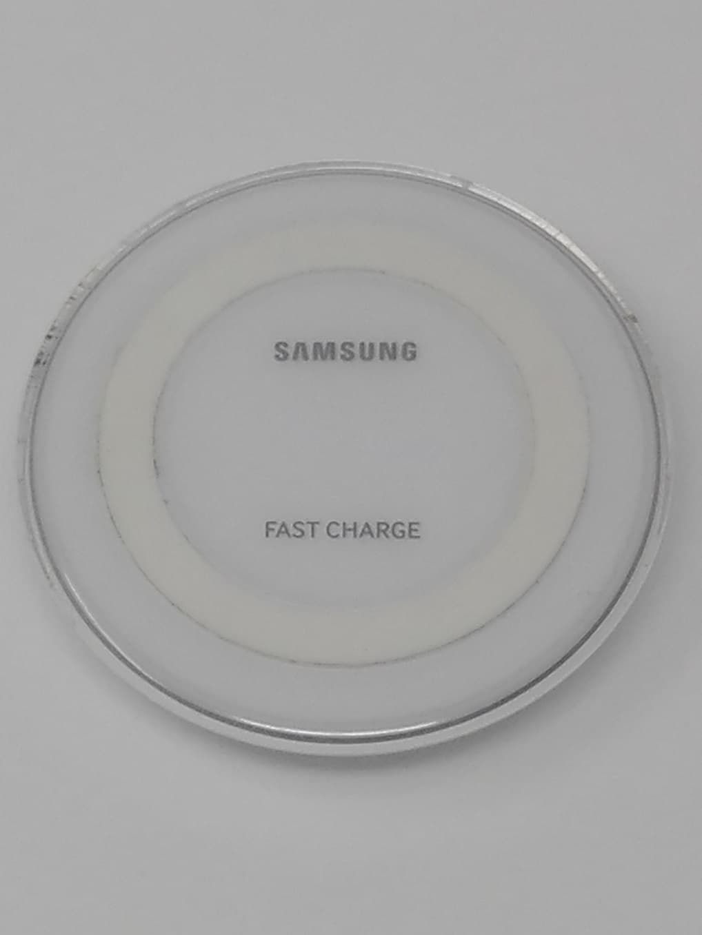 Поставка (пад) за безжично захранване за QI съвместими устройства - Samsung Inductive Wireless Charger Pad Fast Charge EP-PN920 (бял)