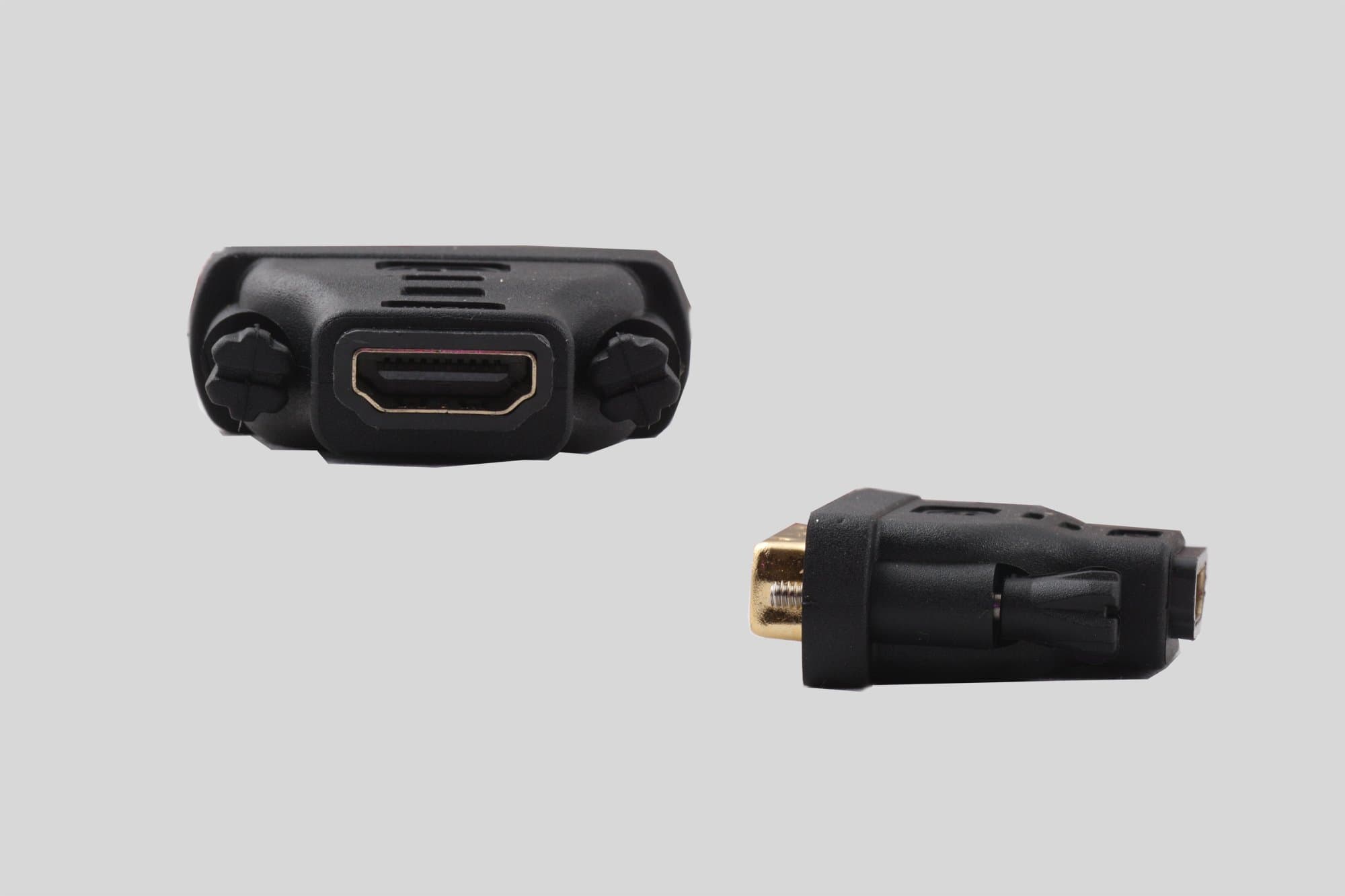 Преходник VCom CA312, от DVI(м) към HDMI(ж), позлатени конектори, черен