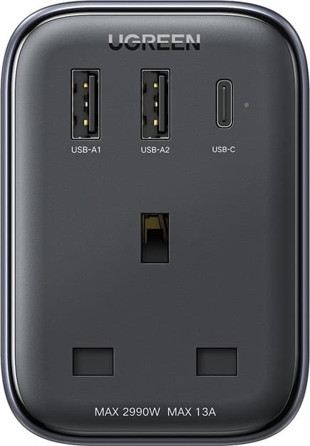 Захранване за ел. мрежа с 2хUSB-A и USB-C изходи и преходник към UK стандарт - Ugreen GaN Compact Travel Charger 30W With UK Plug (черен)